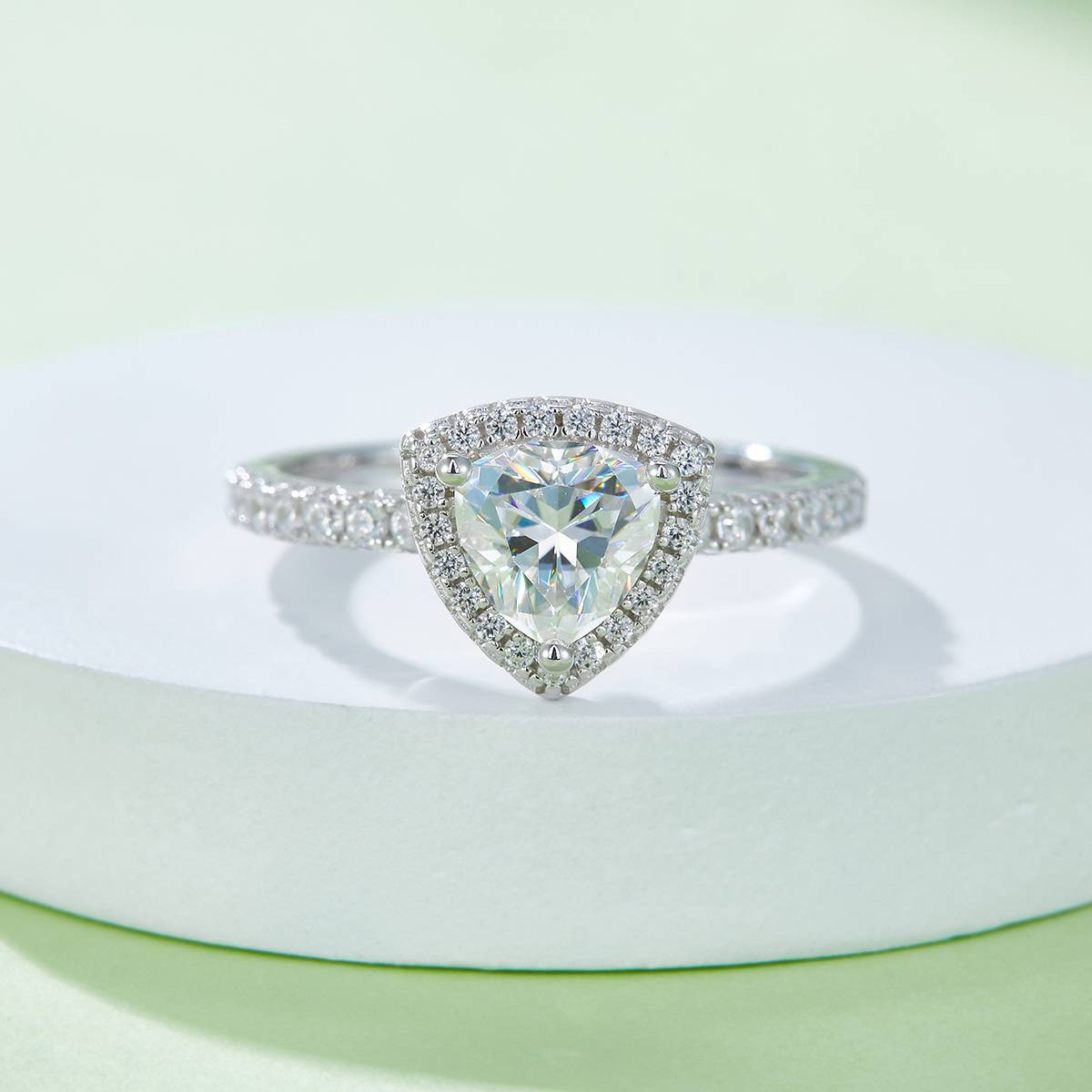 Light luxury triangle S925 silver plated white gold moissanite diamond women's ring 1.0 carat D-grade